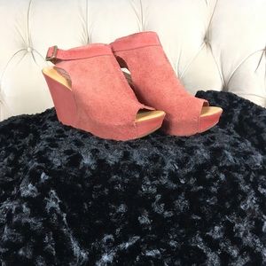 Suede wedge sandals